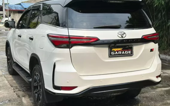 2019 Toyota Fortuner 2.4 V Pearl Diesel 4x2 AT in Manila, Metro Manila-3