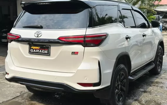 2019 Toyota Fortuner 2.4 V Pearl Diesel 4x2 AT in Manila, Metro Manila-4