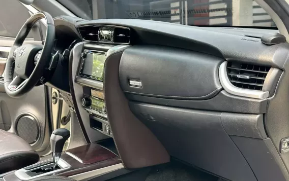 2019 Toyota Fortuner 2.4 V Pearl Diesel 4x2 AT in Manila, Metro Manila-14