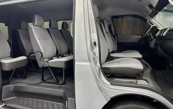 2016 Toyota Hiace in Parañaque, Metro Manila-8