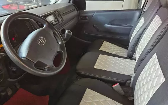 2021 Toyota Hiace  Commuter 3.0 M/T in Quezon City, Metro Manila-6