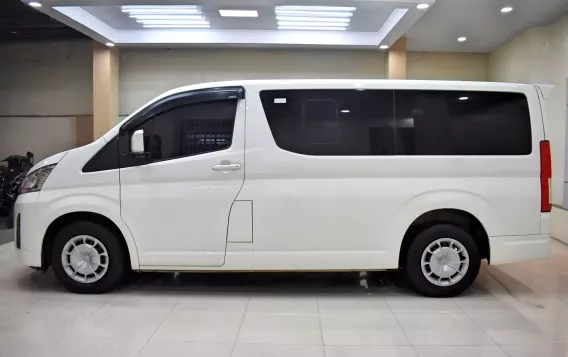 2020 Toyota Hiace  Commuter Deluxe in Lemery, Batangas-7