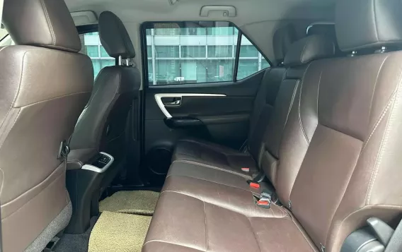 2018 Toyota Fortuner  2.4 V Diesel 4x2 AT in Makati, Metro Manila-14