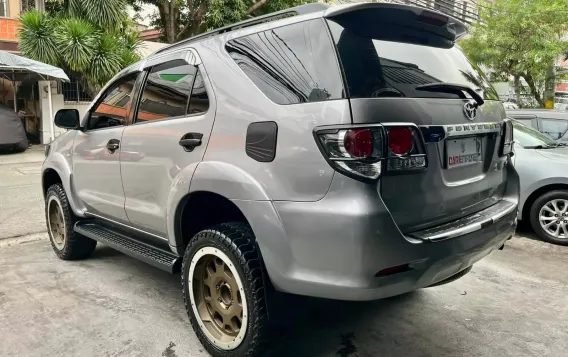 2015 Toyota Fortuner  2.7 G Gas A/T in Las Piñas, Metro Manila-3