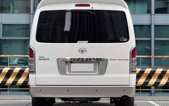 2013 Toyota Hiace  Super Grandia (Leather) 2.5 A/T 2-Tone in Makati, Metro Manila-3