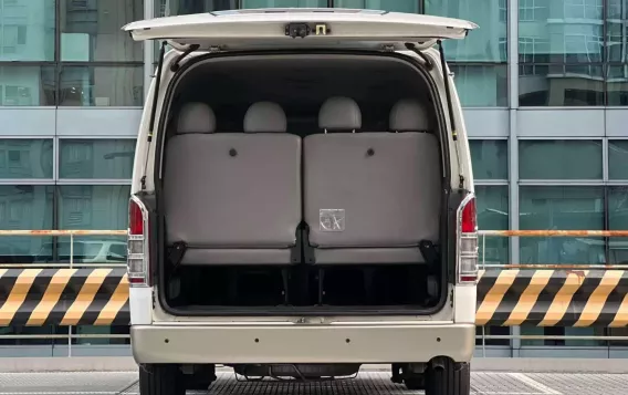 2013 Toyota Hiace  Super Grandia (Leather) 2.5 A/T 2-Tone in Makati, Metro Manila-9