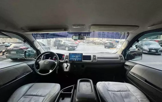 2013 Toyota Hiace  Super Grandia (Leather) 2.5 A/T 2-Tone in Makati, Metro Manila-10