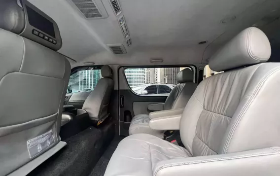 2013 Toyota Hiace  Super Grandia (Leather) 2.5 A/T 2-Tone in Makati, Metro Manila-11