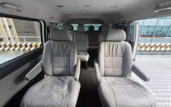 2013 Toyota Hiace  Super Grandia (Leather) 2.5 A/T 2-Tone in Makati, Metro Manila-12