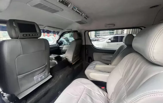 2013 Toyota Hiace  Super Grandia (Leather) 2.5 A/T 2-Tone in Makati, Metro Manila-15