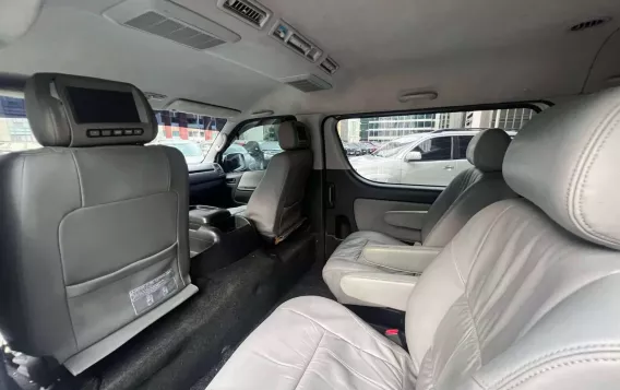 2013 Toyota Hiace Super Grandia in Makati, Metro Manila-8