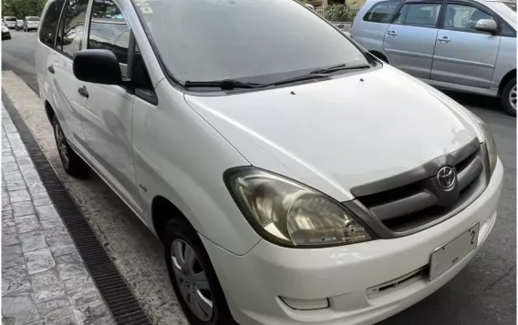 2005 Toyota Innova  2.0 J Gas MT in Makati, Metro Manila