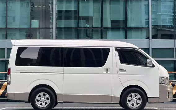 2013 Toyota Hiace Super Grandia in Makati, Metro Manila-3