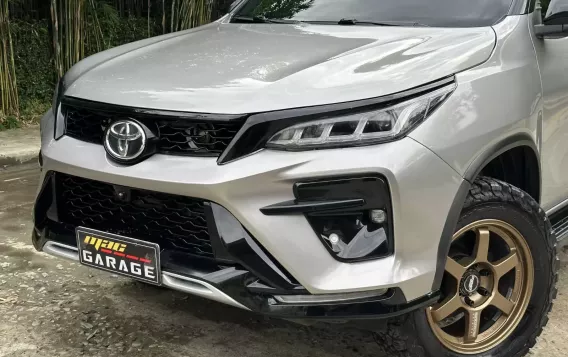 2017 Toyota Fortuner  2.4 V Diesel 4x2 AT in Manila, Metro Manila-4