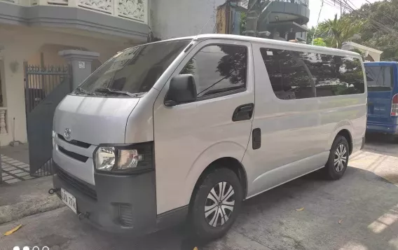 2020 Toyota Hiace  Commuter 3.0 M/T in Las Piñas, Metro Manila-2