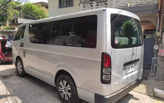 2020 Toyota Hiace  Commuter 3.0 M/T in Las Piñas, Metro Manila-7