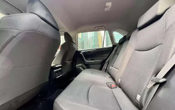 2019 Toyota RAV4  2.5 LE in Makati, Metro Manila-12