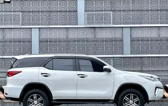 2018 Toyota Fortuner  2.4 G Diesel 4x2 AT in Makati, Metro Manila-5