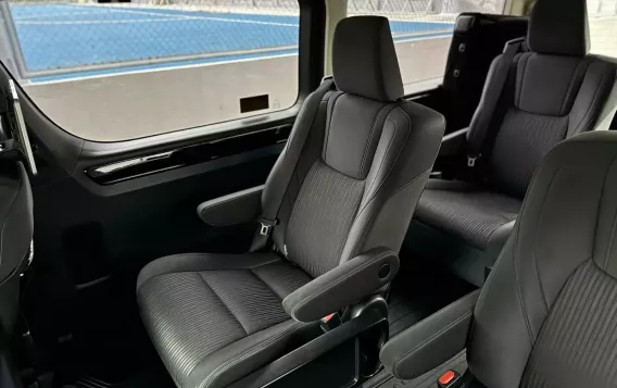 2020 Toyota Hiace Super Grandia Fabric 2.8 AT in Manila, Metro Manila-12