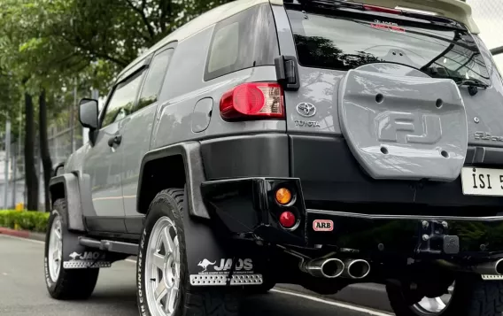 2016 Toyota FJ Cruiser  4.0L V6 in Manila, Metro Manila-6