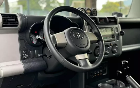 2016 Toyota FJ Cruiser  4.0L V6 in Manila, Metro Manila-9