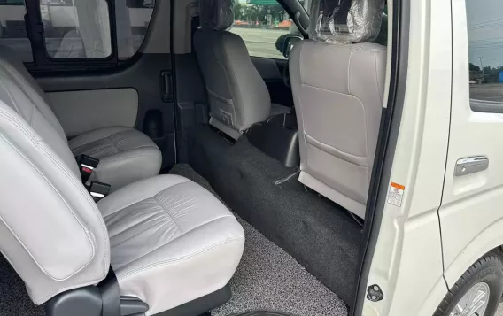 2018 Toyota Hiace  Super Grandia (Leather) 3.0 A/T Monotone in Manila, Metro Manila-18