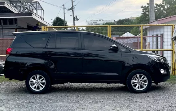 2018 Toyota Innova  2.0 E Gas AT in Pasay, Metro Manila-1