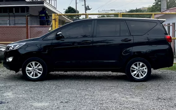 2018 Toyota Innova  2.0 E Gas AT in Pasay, Metro Manila-3