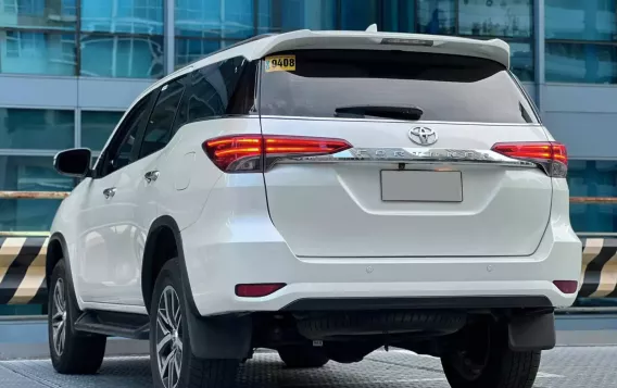 2016 Toyota Fortuner  2.4 V Diesel 4x2 AT in Makati, Metro Manila-15