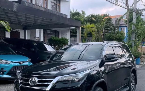 2017 Toyota Fortuner  2.4 V Diesel 4x2 AT in Quezon City, Metro Manila-2