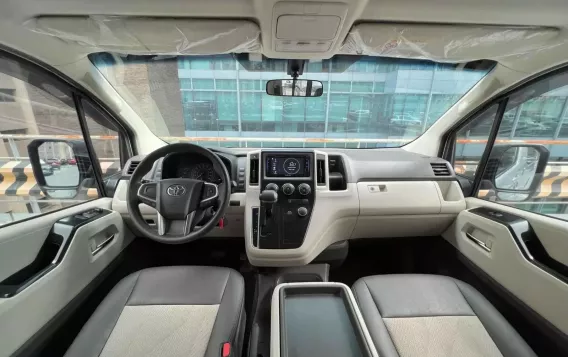 2020 Toyota Hiace Super Grandia (Leather) 2.8 AT in Makati, Metro Manila-14