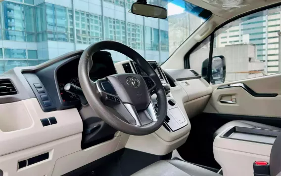 2020 Toyota Hiace  GL Grandia A/T in Makati, Metro Manila-5