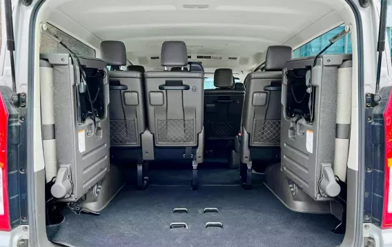 2020 Toyota Hiace  GL Grandia A/T in Makati, Metro Manila-9