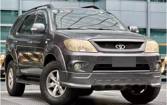 2006 Toyota Fortuner  2.7 G Gas A/T in Makati, Metro Manila-1