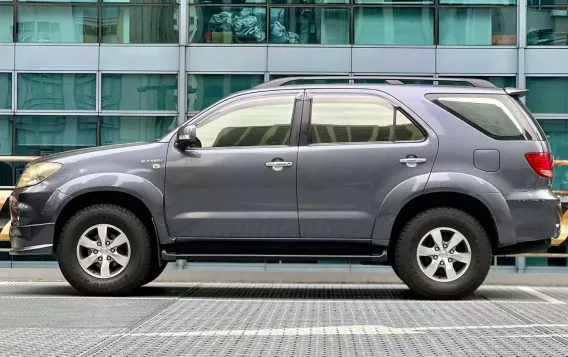 2006 Toyota Fortuner  2.7 G Gas A/T in Makati, Metro Manila-5