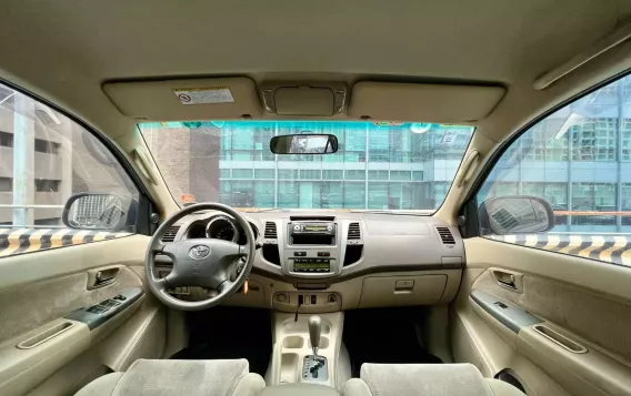 2006 Toyota Fortuner  2.7 G Gas A/T in Makati, Metro Manila-8