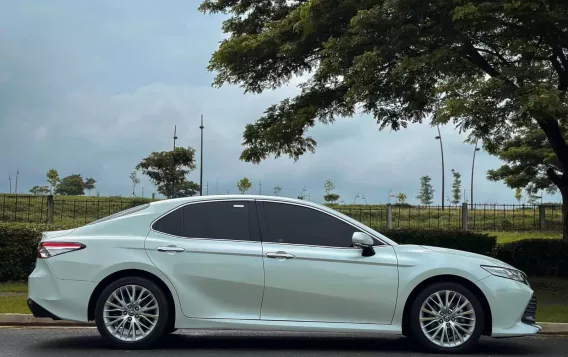 2019 Toyota Camry  2.5 V in Manila, Metro Manila-4