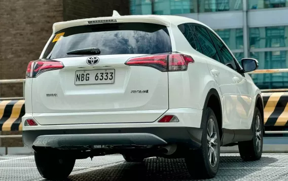 2018 Toyota RAV4 in Makati, Metro Manila-5