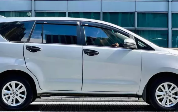 2020 Toyota Innova  2.0 E Gas AT in Makati, Metro Manila-8