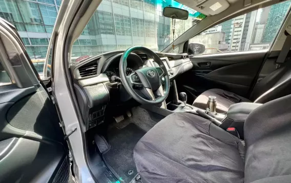 2020 Toyota Innova  2.0 E Gas AT in Makati, Metro Manila-13