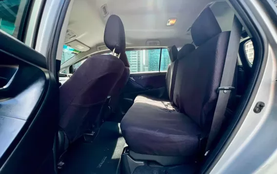 2020 Toyota Innova  2.0 E Gas AT in Makati, Metro Manila-14