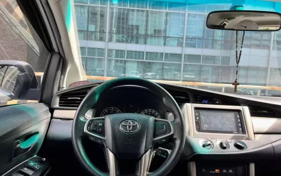 2020 Toyota Innova  2.0 E Gas AT in Makati, Metro Manila-15