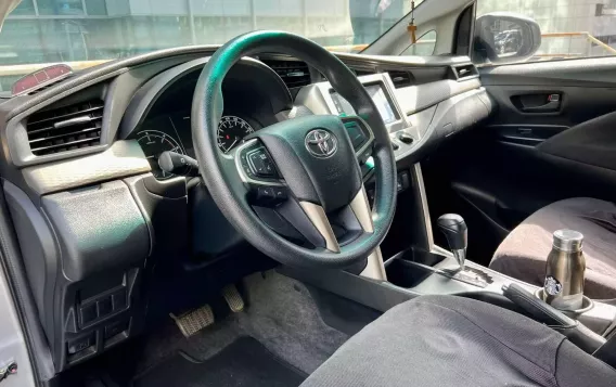 2020 Toyota Innova  2.0 E Gas AT in Makati, Metro Manila-16