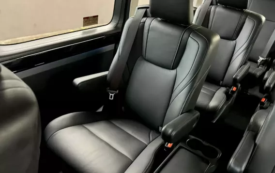 2019 Toyota Hiace Super Grandia Elite 2.8 AT in Manila, Metro Manila-12