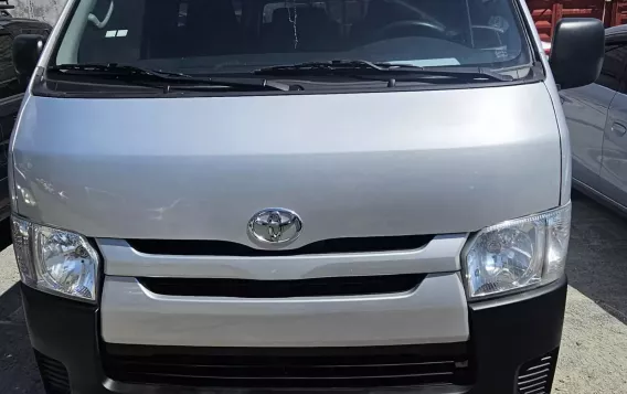 2018 Toyota Hiace  Commuter 3.0 M/T in Pasay, Metro Manila-2