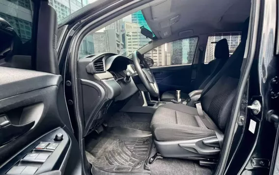 2020 Toyota Innova  2.0 E Gas AT in Makati, Metro Manila-9