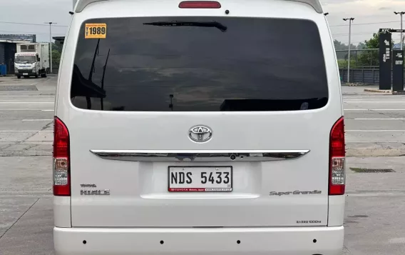 2016 Toyota Hiace  Super Grandia (Fabric) 3.0 A/T Monotone in Manila, Metro Manila-4