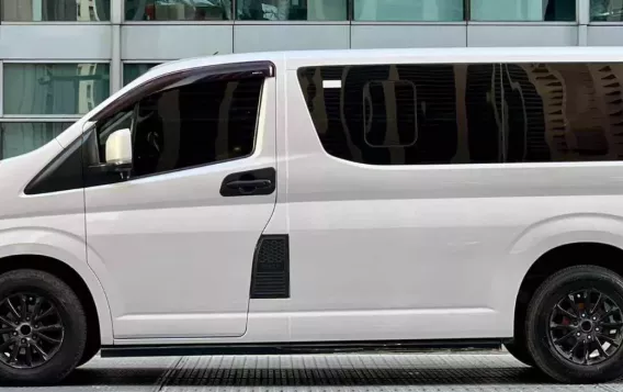 2021 Toyota Hiace  Commuter Deluxe in Makati, Metro Manila-13