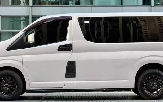 2021 Toyota Hiace  Commuter Deluxe in Makati, Metro Manila-10