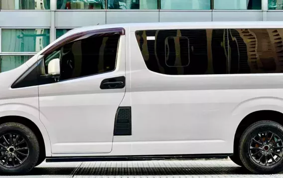 2021 Toyota Hiace  Commuter Deluxe in Makati, Metro Manila-9